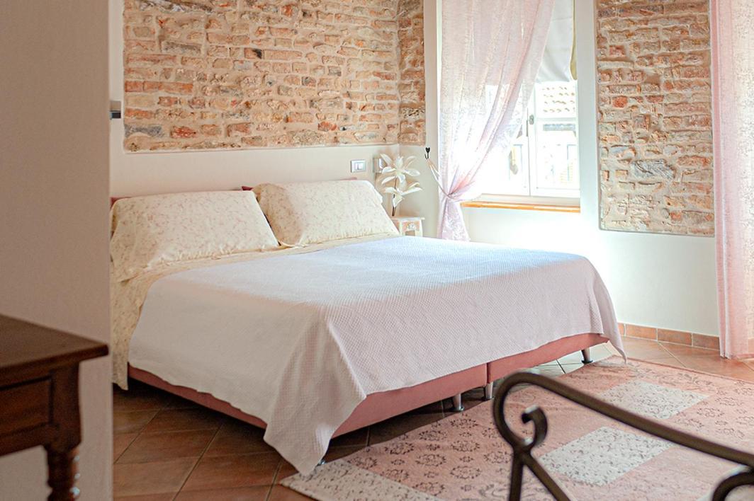 Il Giardino Sul Tetto B&B Guarene Екстер'єр фото