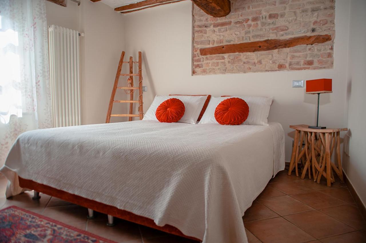 Il Giardino Sul Tetto B&B Guarene Екстер'єр фото