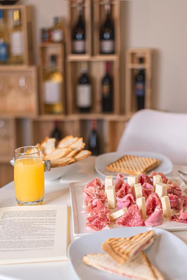 Il Giardino Sul Tetto B&B Guarene Екстер'єр фото